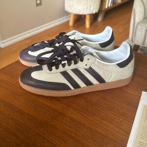 Adidas Sambas 8.5 W US. Light beige with deep purple trim & laces.